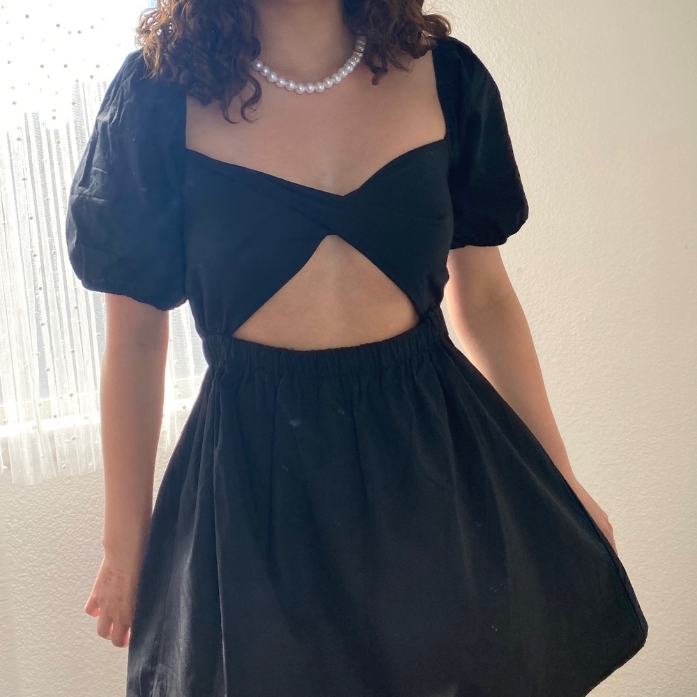 Black Backless Puffy Sleeve Dress
